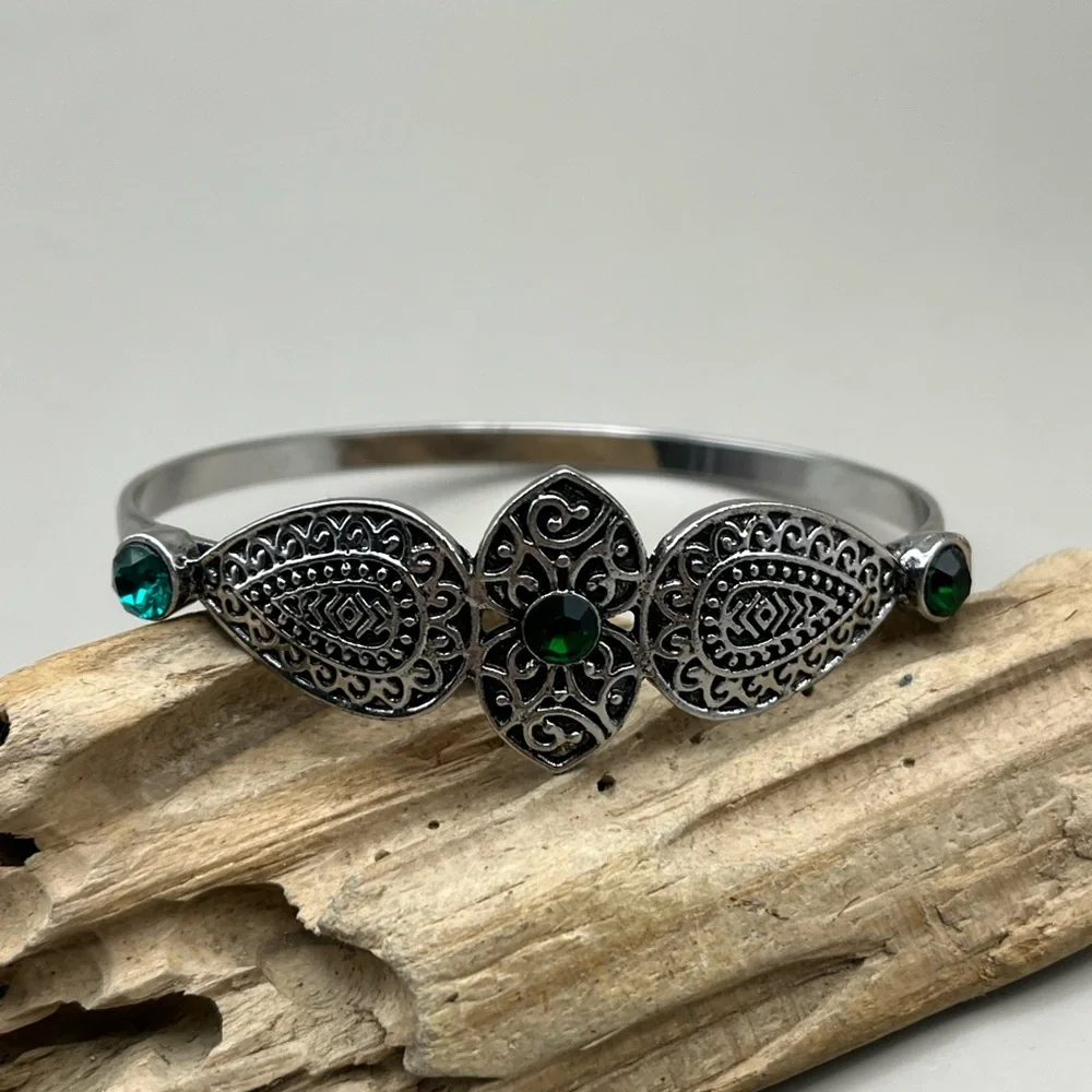 Elegant Silver Tone Bracelet with Green Accents -Chic Boho Accessory